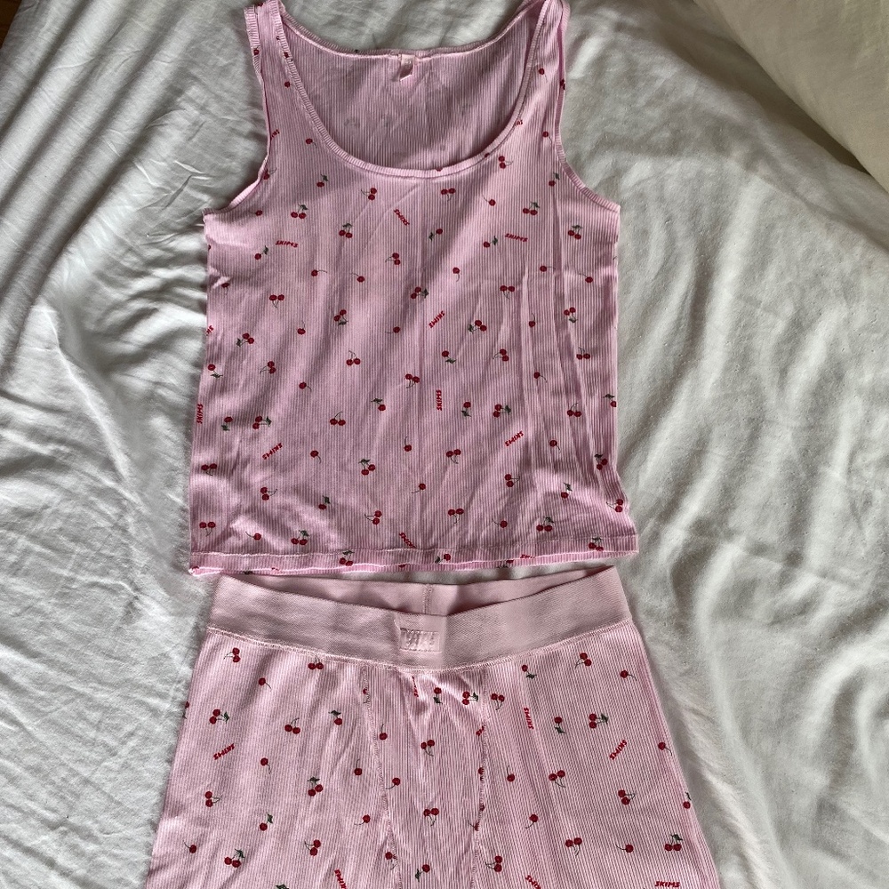 Skims Cotton Rib Tank and Shorts set Cherry print size medium